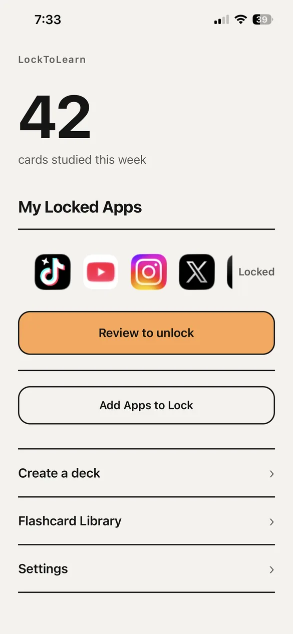 The home screen, with the cards studied this week and the locked apps.